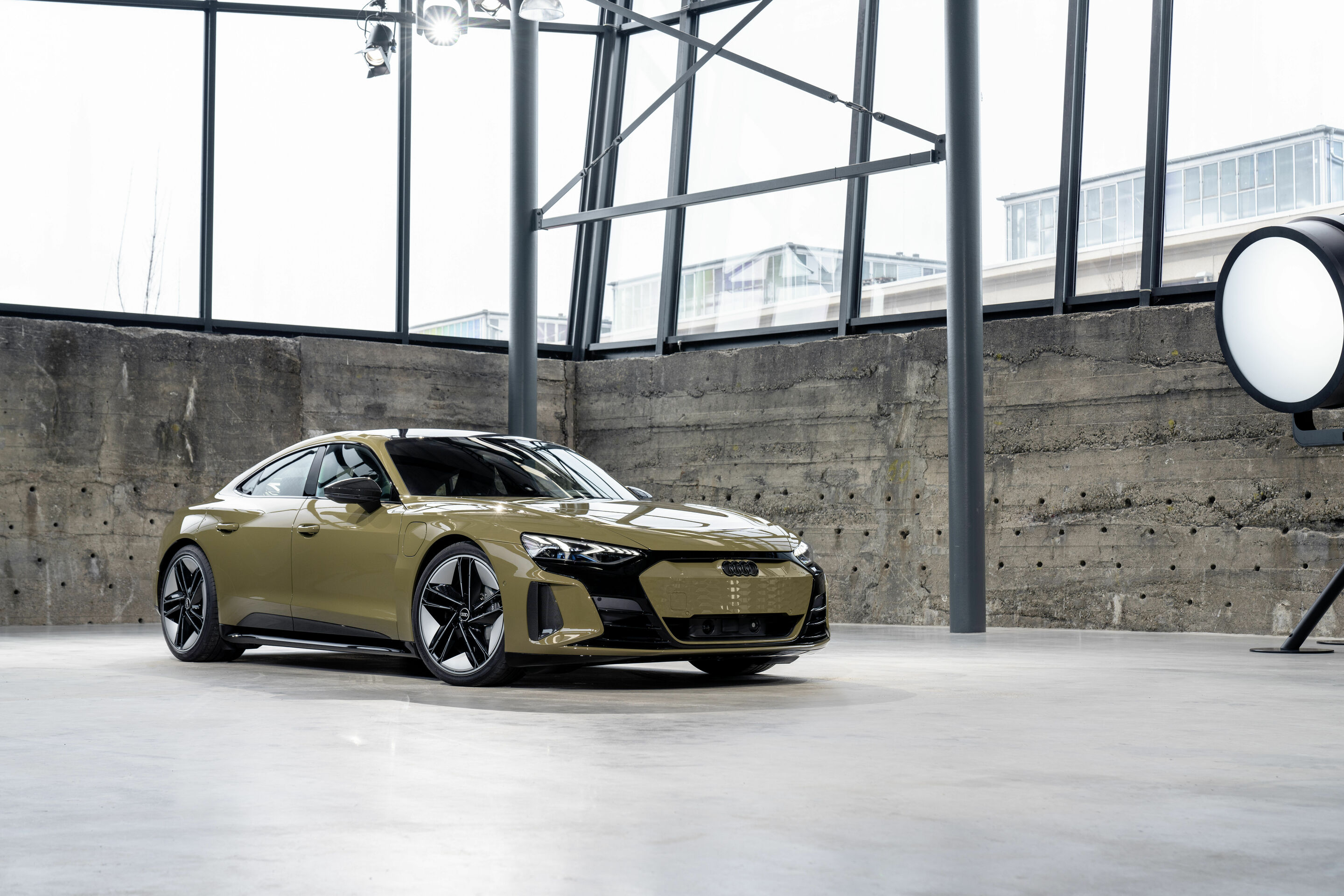 Audi e-tron GT experience - Design - Audi RS e-tron GT
Farbe: Taktikgrün Metallic