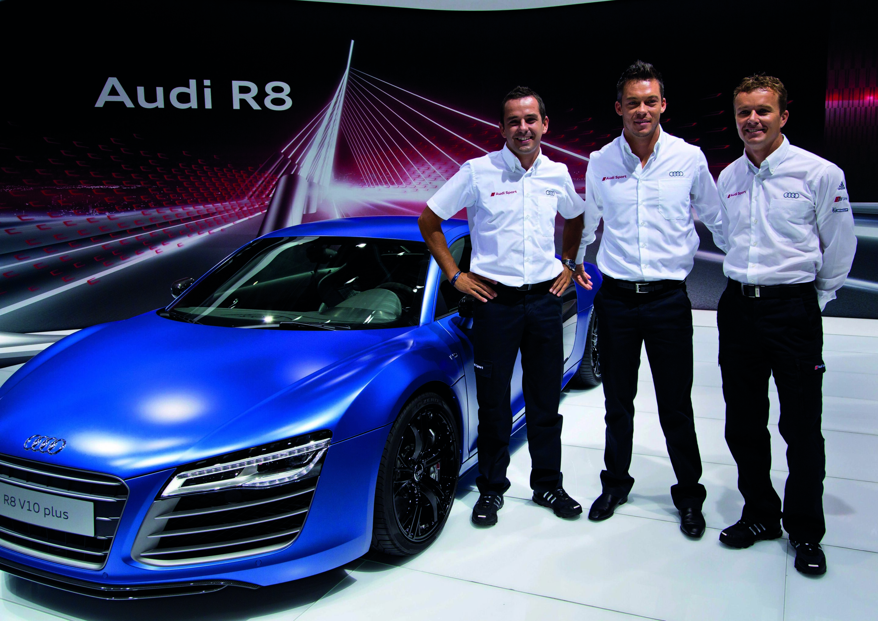 Die Audi-Werksfahrer auf der Moscow International Motor Show - Benoît Tréluyer, André Lotterer und Marcel Fässler reisten nach ihrem Sieg vom WEC-Lauf in Großbritannien nach Moskau. Auf der Moscow International Motor Show waren die drei Le-Mans-Sieger...