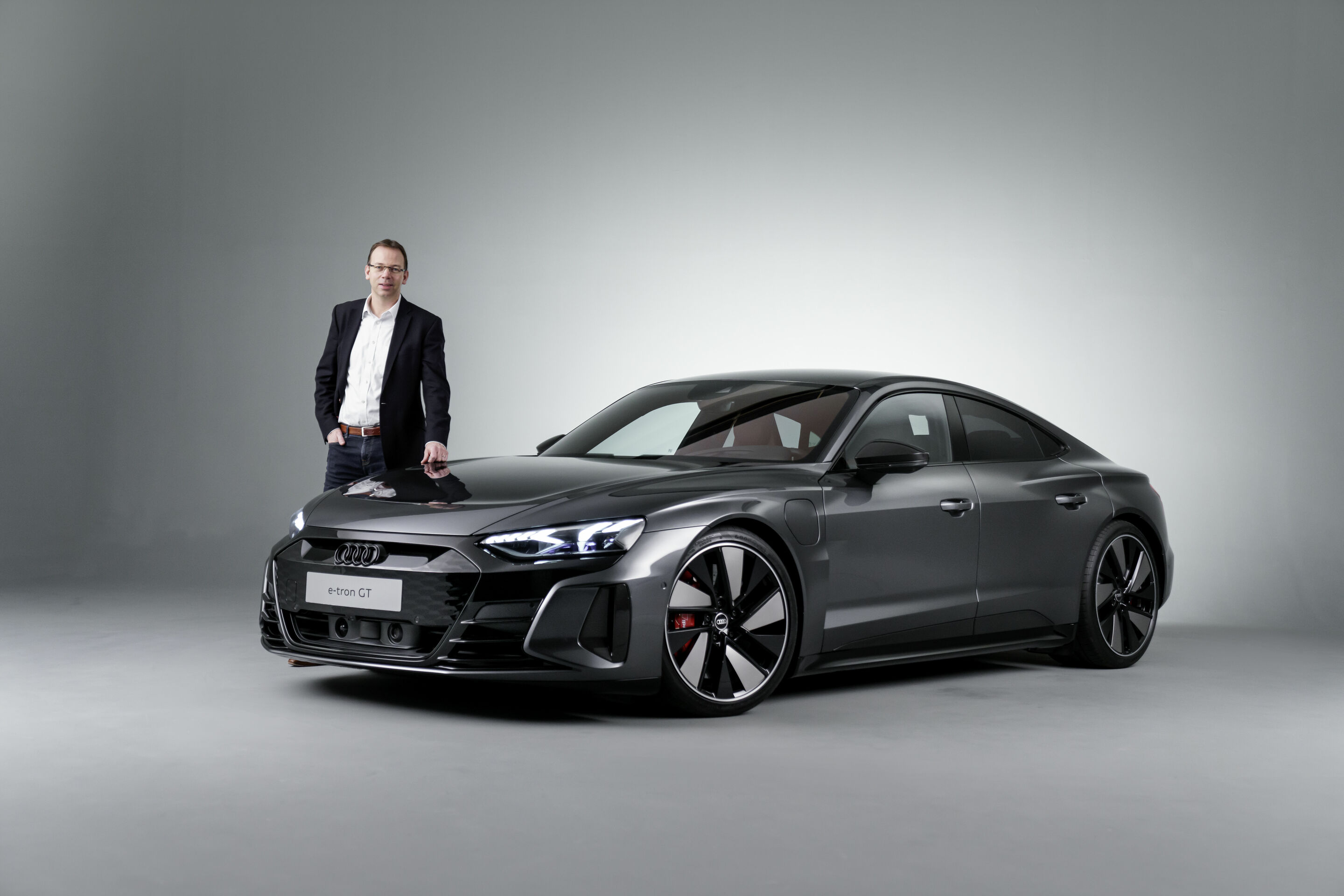 Audi e-tron GT experience - Design - Dennis Schmitz, Technical Project Management e-tron GT
Audi RS e-tron GT, Farbe: Daytonagrau