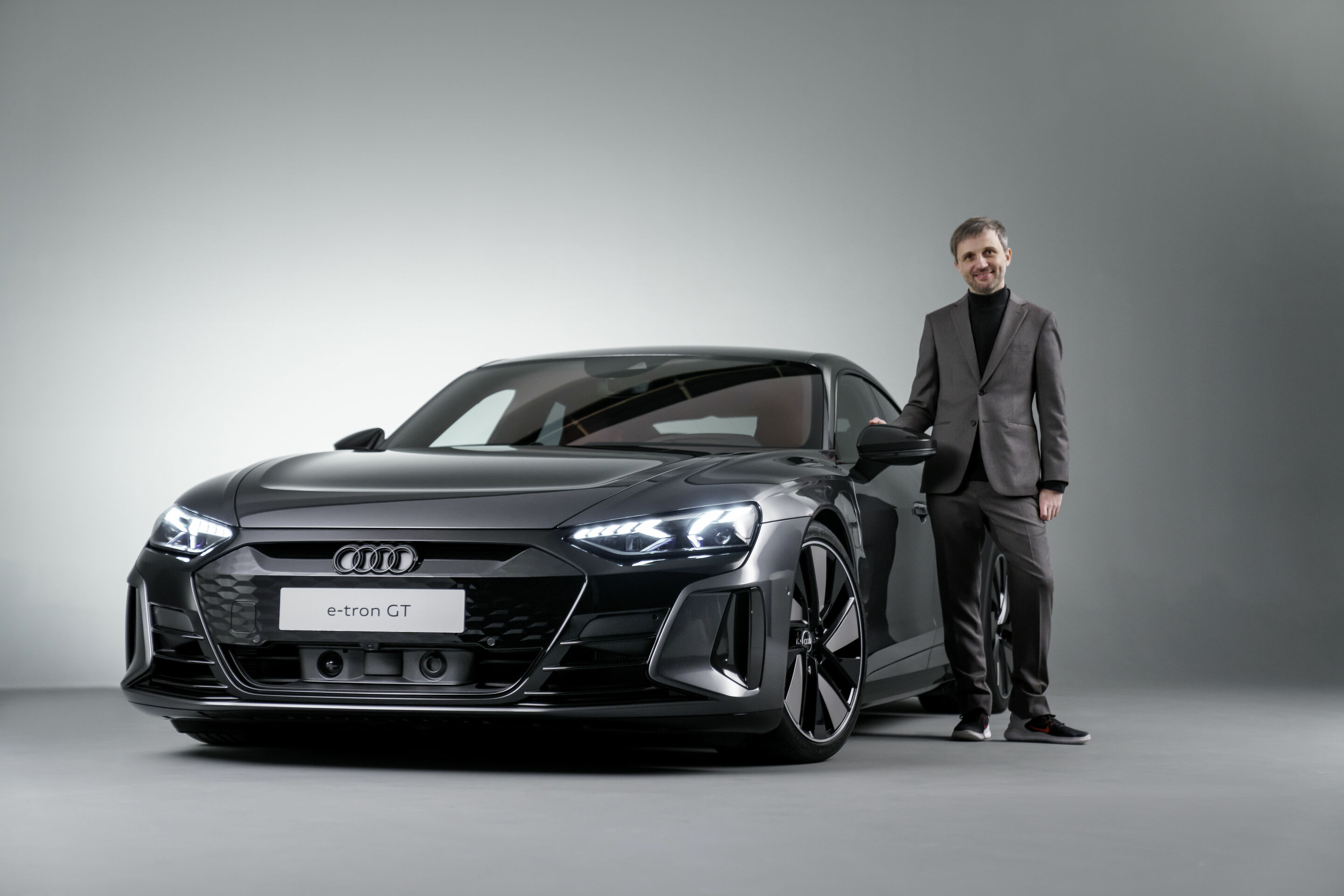 Audi e-tron GT experience - Design - Parys Cybulski, Design Exterior
Audi RS e-tron GT, Farbe: Daytonagrau