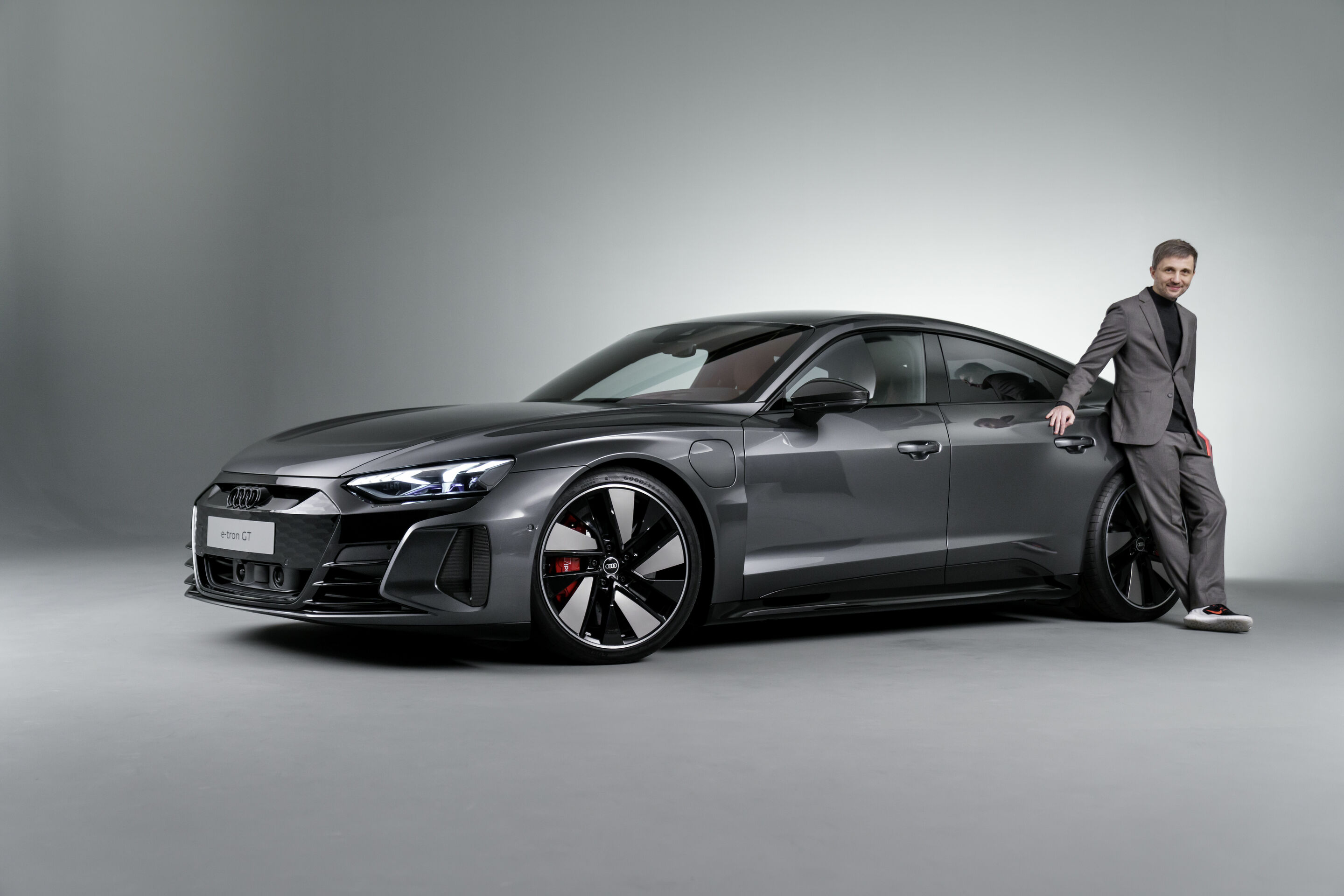 Audi e-tron GT experience - Design - Parys Cybulski, Design Exterior
Audi RS e-tron GT, Farbe: Daytonagrau
