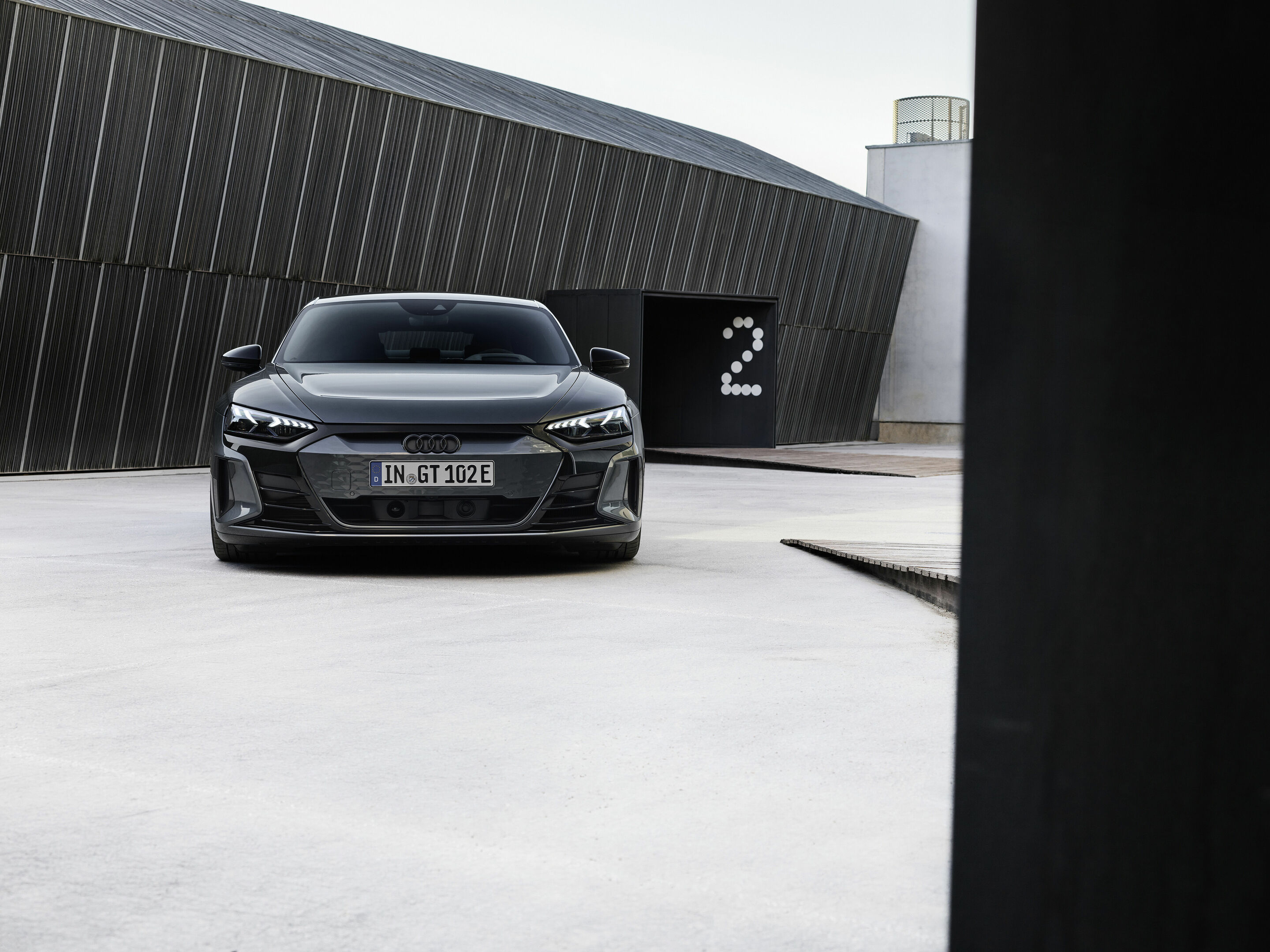 Audi RS e-tron GT - Standaufnahme, 
Farbe: Daytonagrau