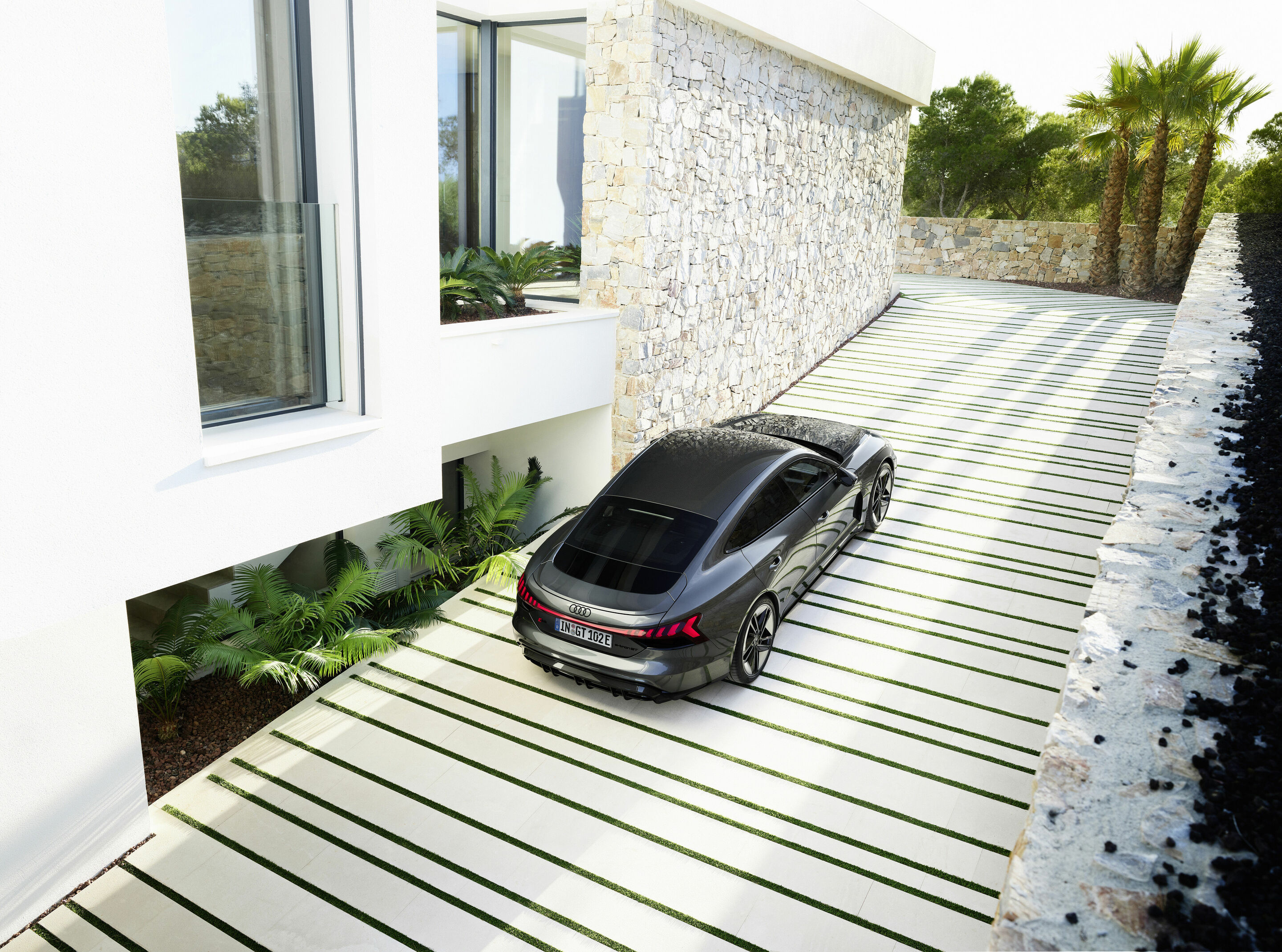 Audi RS e-tron GT - Standaufnahme, 
Farbe: Daytonagrau