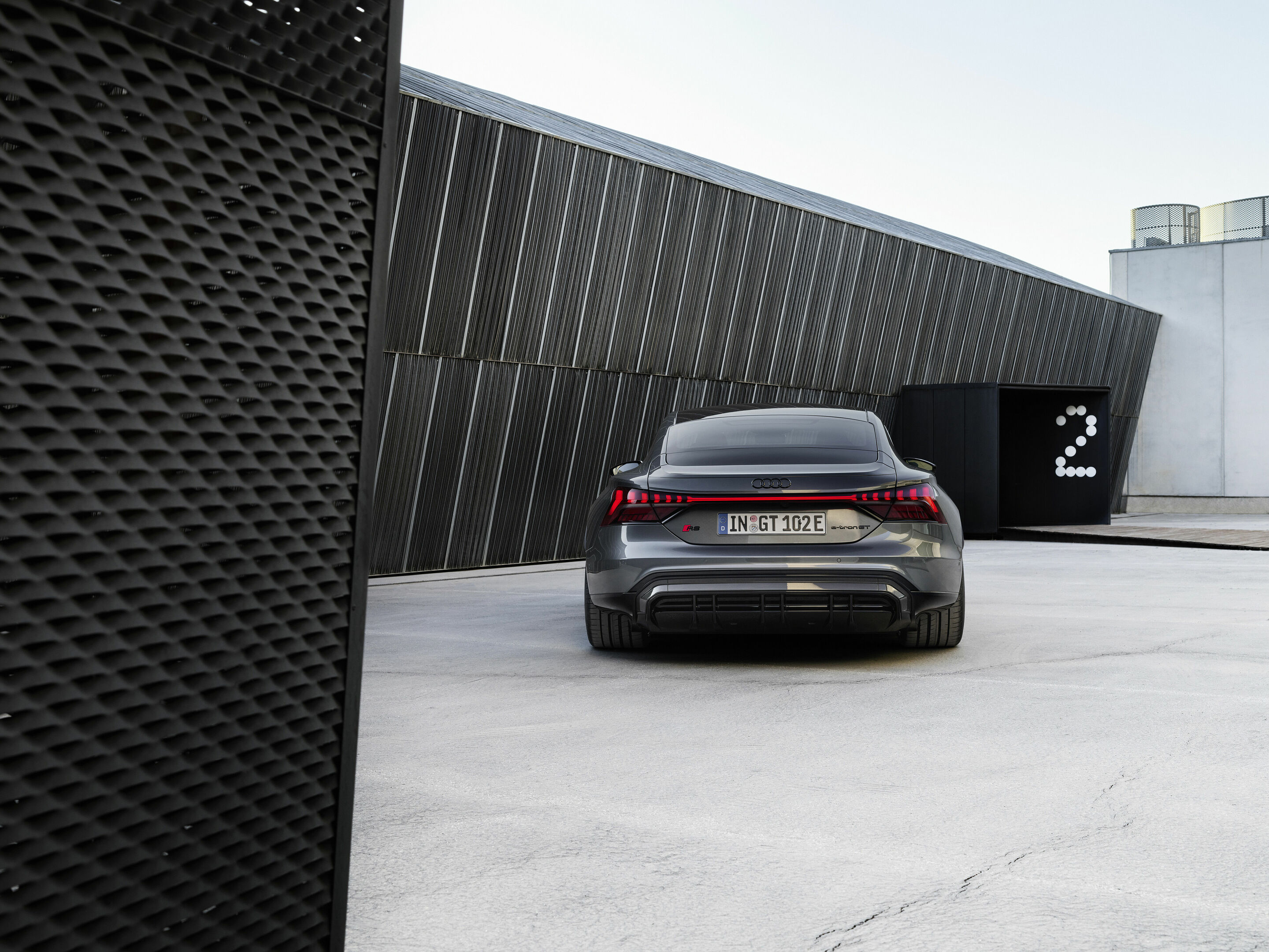 Audi RS e-tron GT - Standaufnahme, 
Farbe: Daytonagrau
