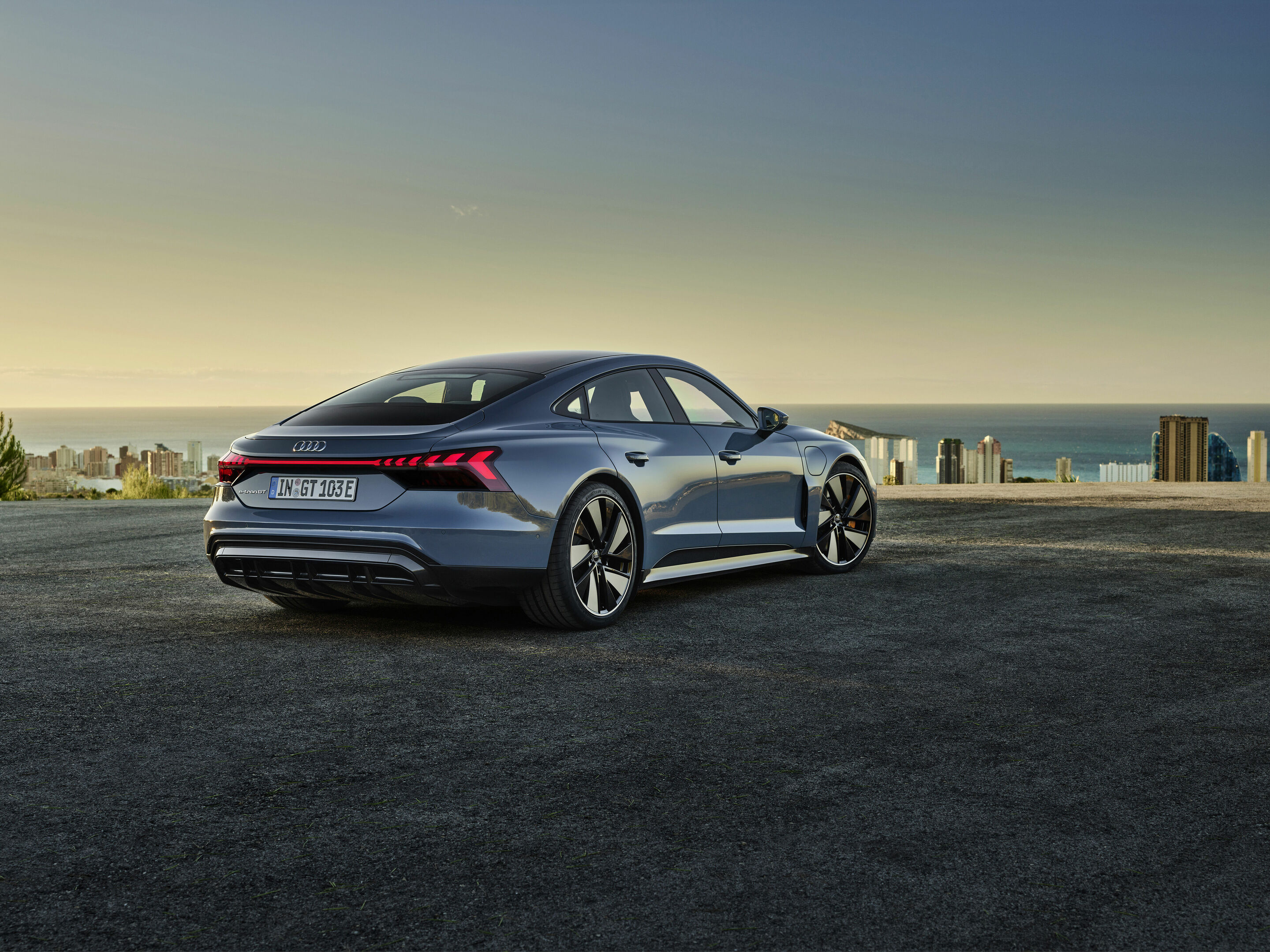 Audi e-tron GT quattro - Standaufnahme,
Farbe:  Kemoragrau