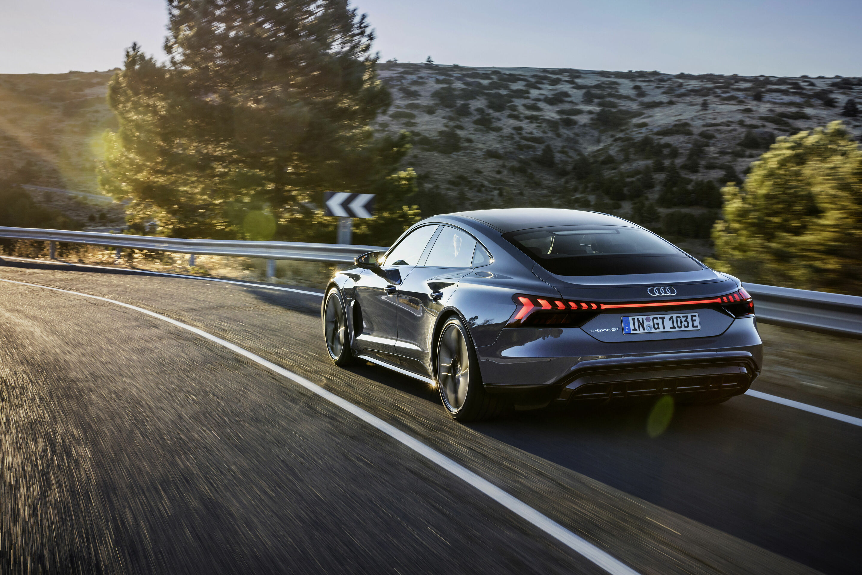 Audi e-tron GT quattro - Dynamic photo,
Colour: Kemora grey metallic