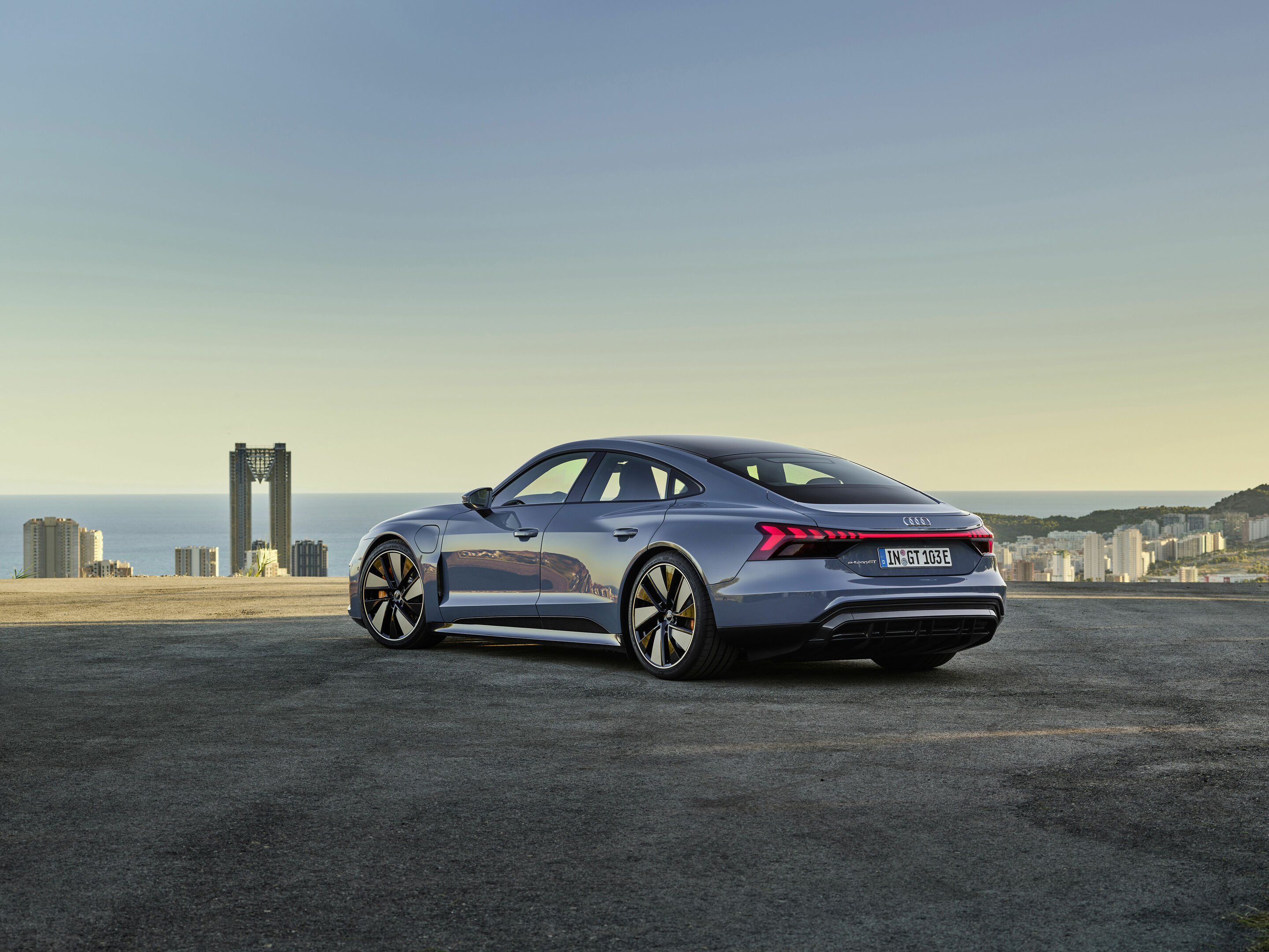 Audi e-tron GT quattro - Standaufnahme,
Farbe:  Kemoragrau