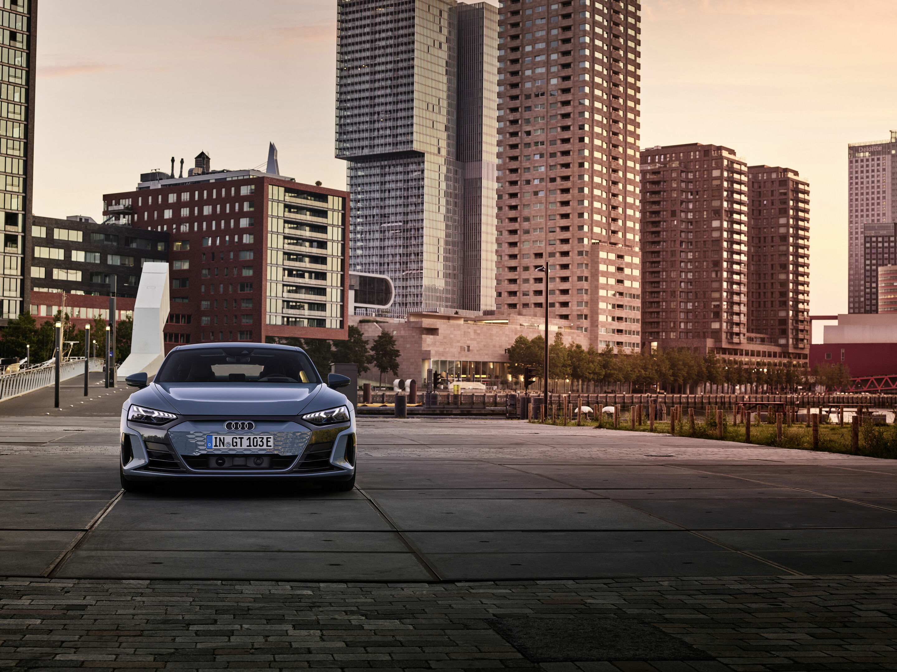 Audi e-tron GT quattro - Standaufnahme,
Farbe:  Kemoragrau