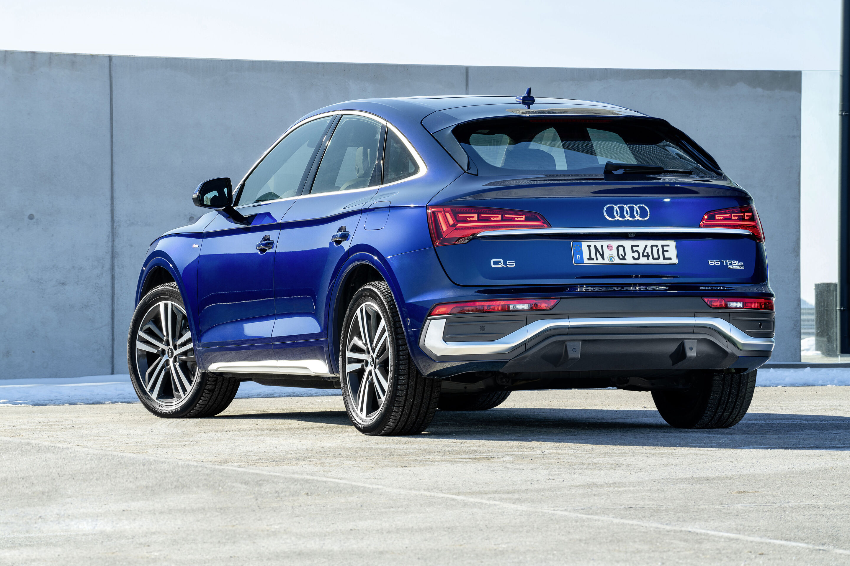 Audi Q5 Sportback TFSI e (until 2024) - Static photo,
Colour: Navarra blue