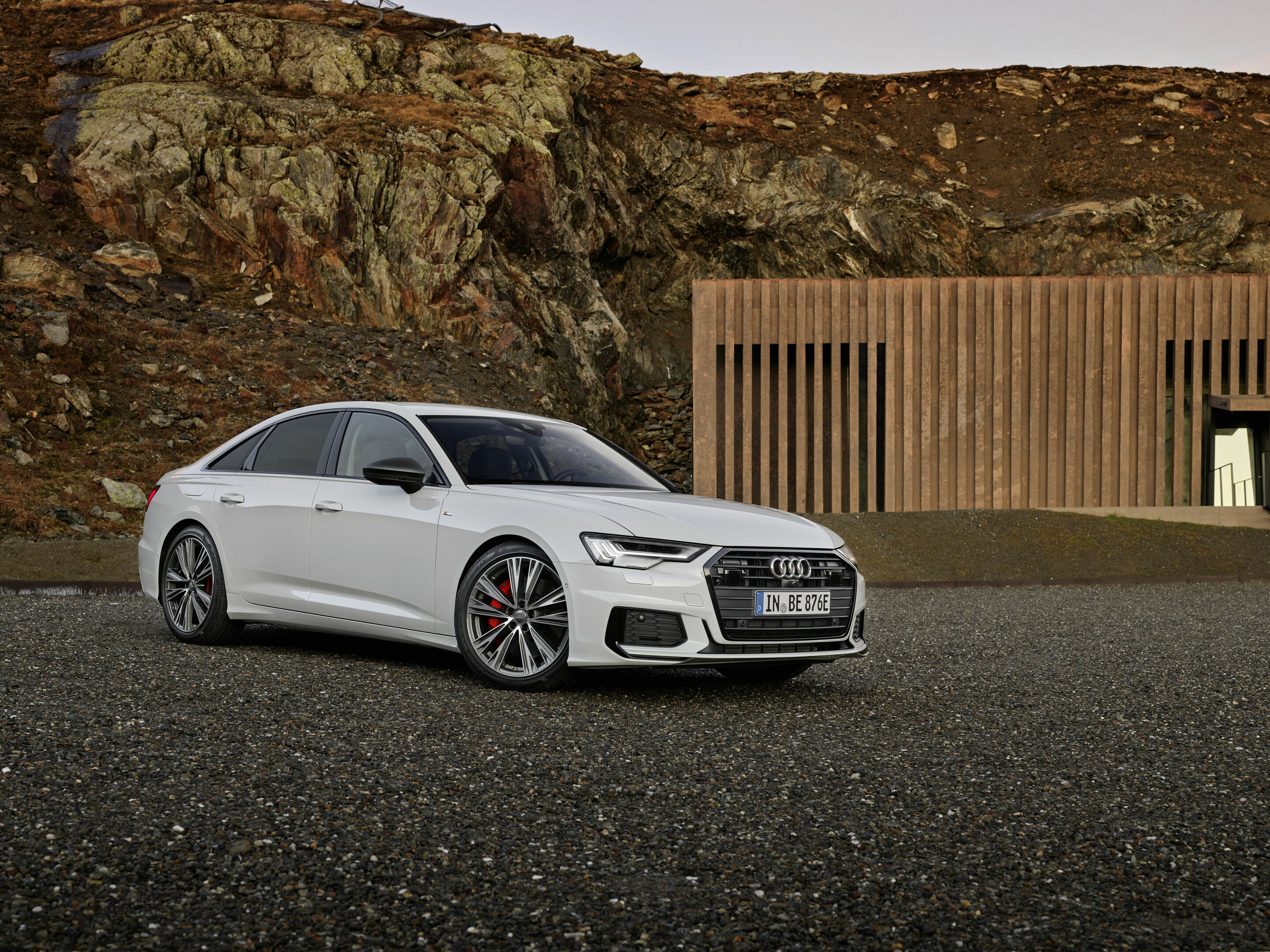 Audi A6 55 TFSI e quattro - Static photo,
Colour: Glacier white