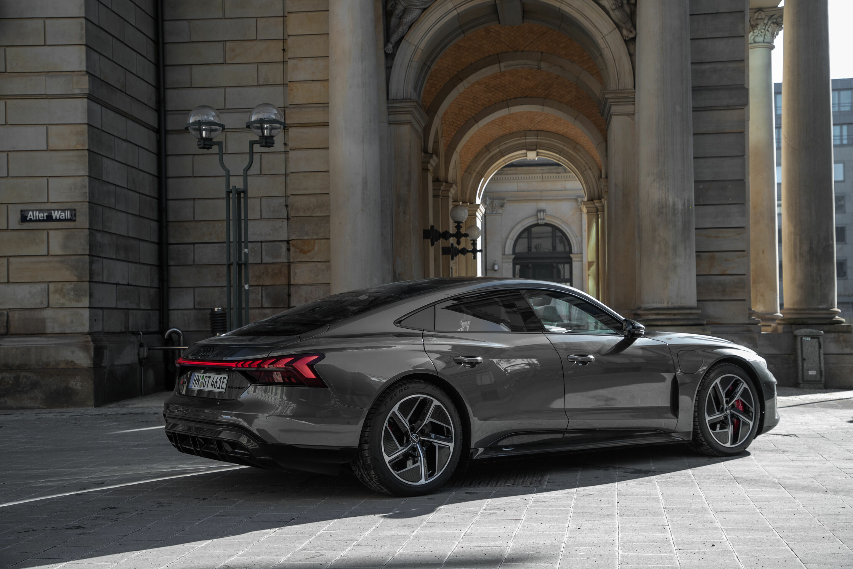 Audi RS e-tron GT - Standaufnahme, 
Farbe: Daytonagrau