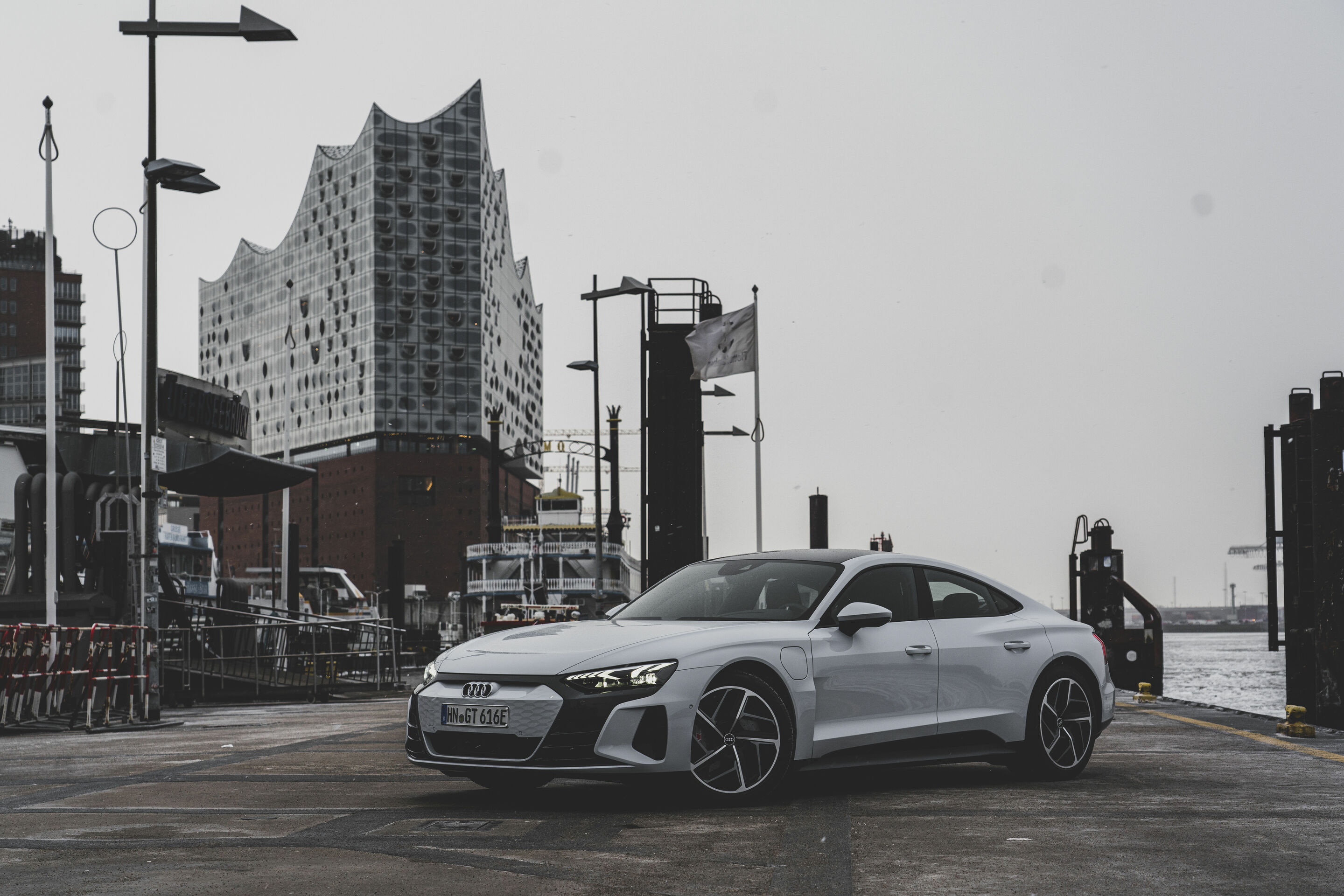 Audi e-tron GT quattro - Standaufnahme,
Farbe: Suzukagrau