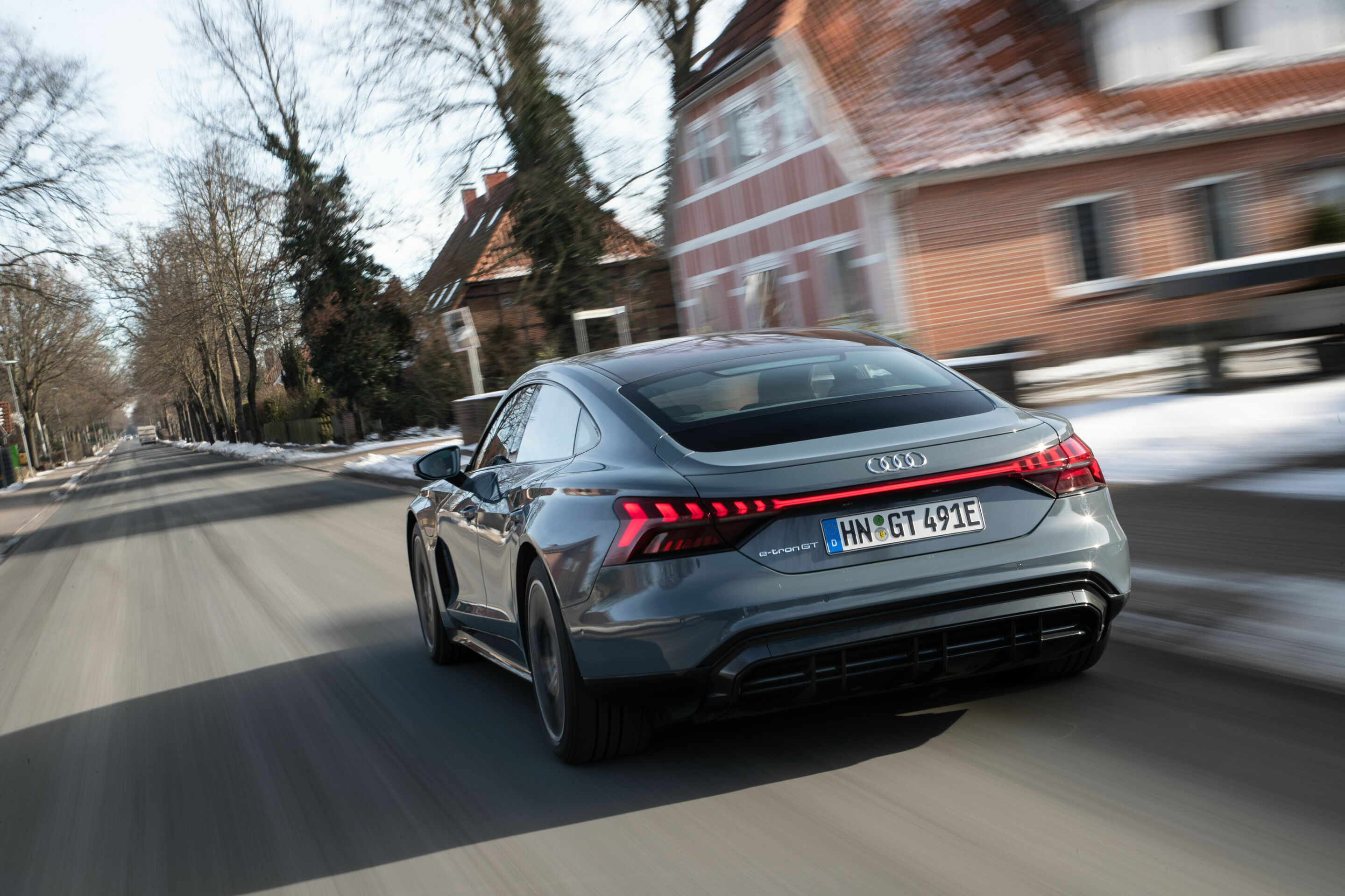 Audi e-tron GT quattro - Fahraufnahme,
Farbe: Kemoragrau