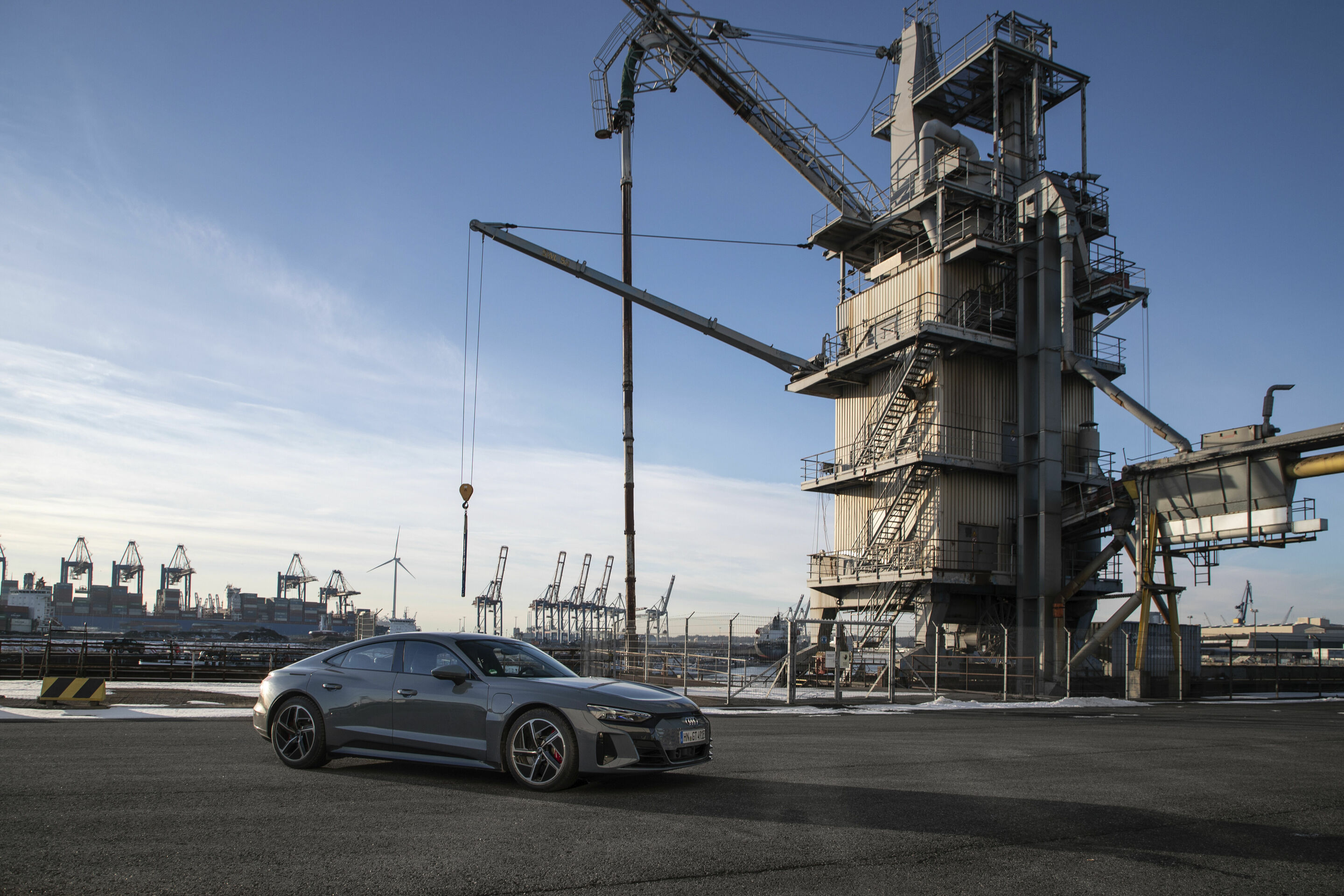 Audi e-tron GT quattro - Static photo,
Colour: Kemora grey metallic