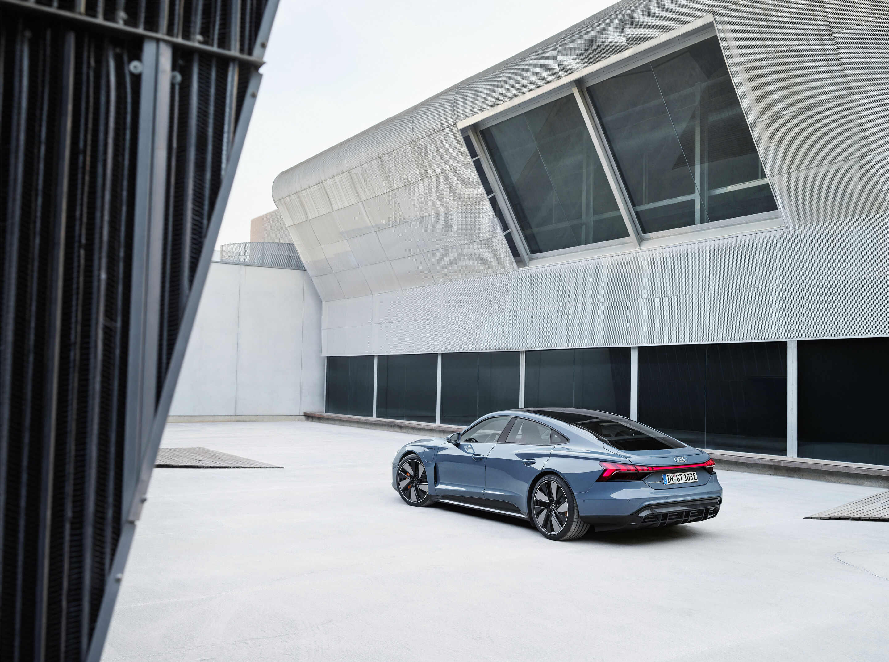 Audi e-tron GT quattro - Static photo,
Colour: Kemora grey metallic