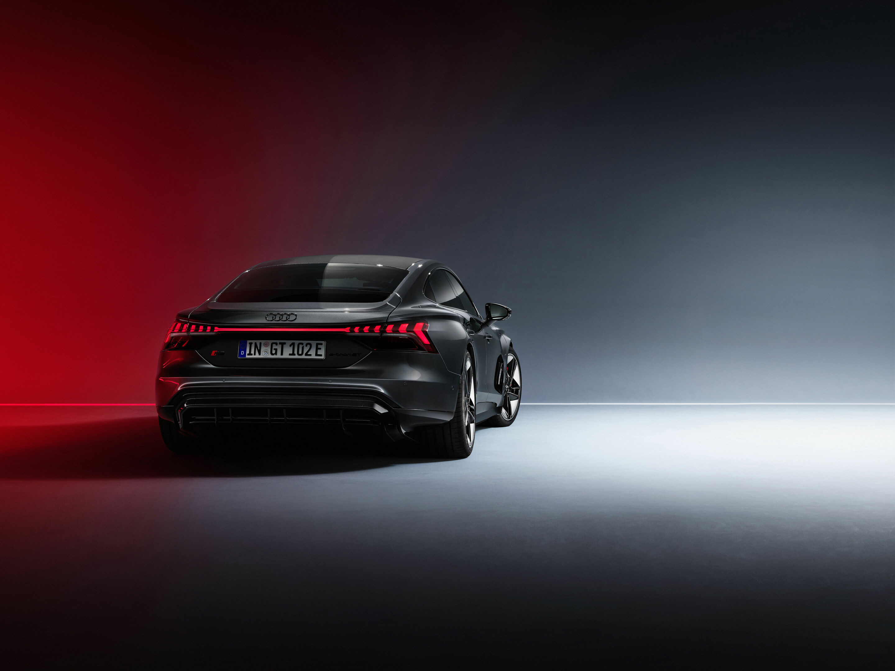 Audi RS e-tron GT - Standaufnahme,
Farbe: Daytonagrau