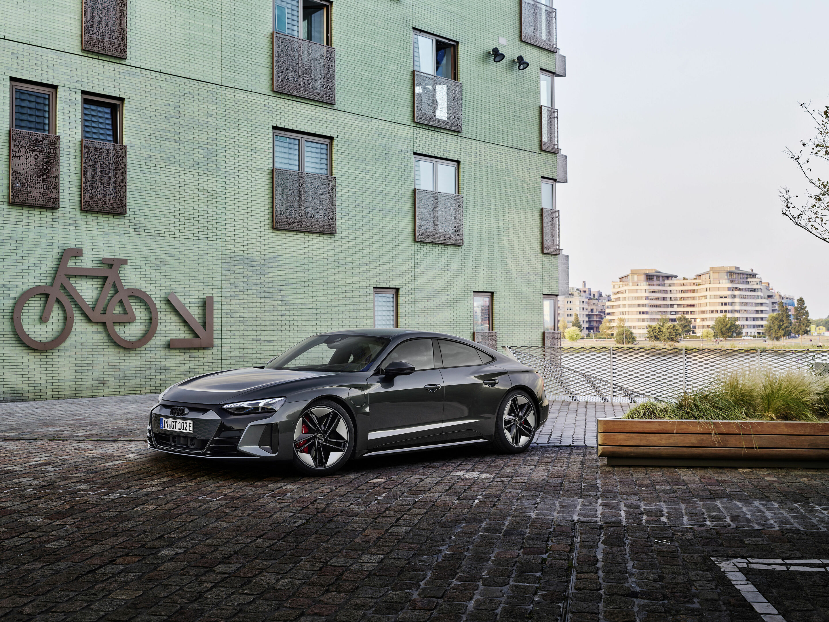 Audi RS e-tron GT - Standaufnahme,
Farbe: Daytonagrau