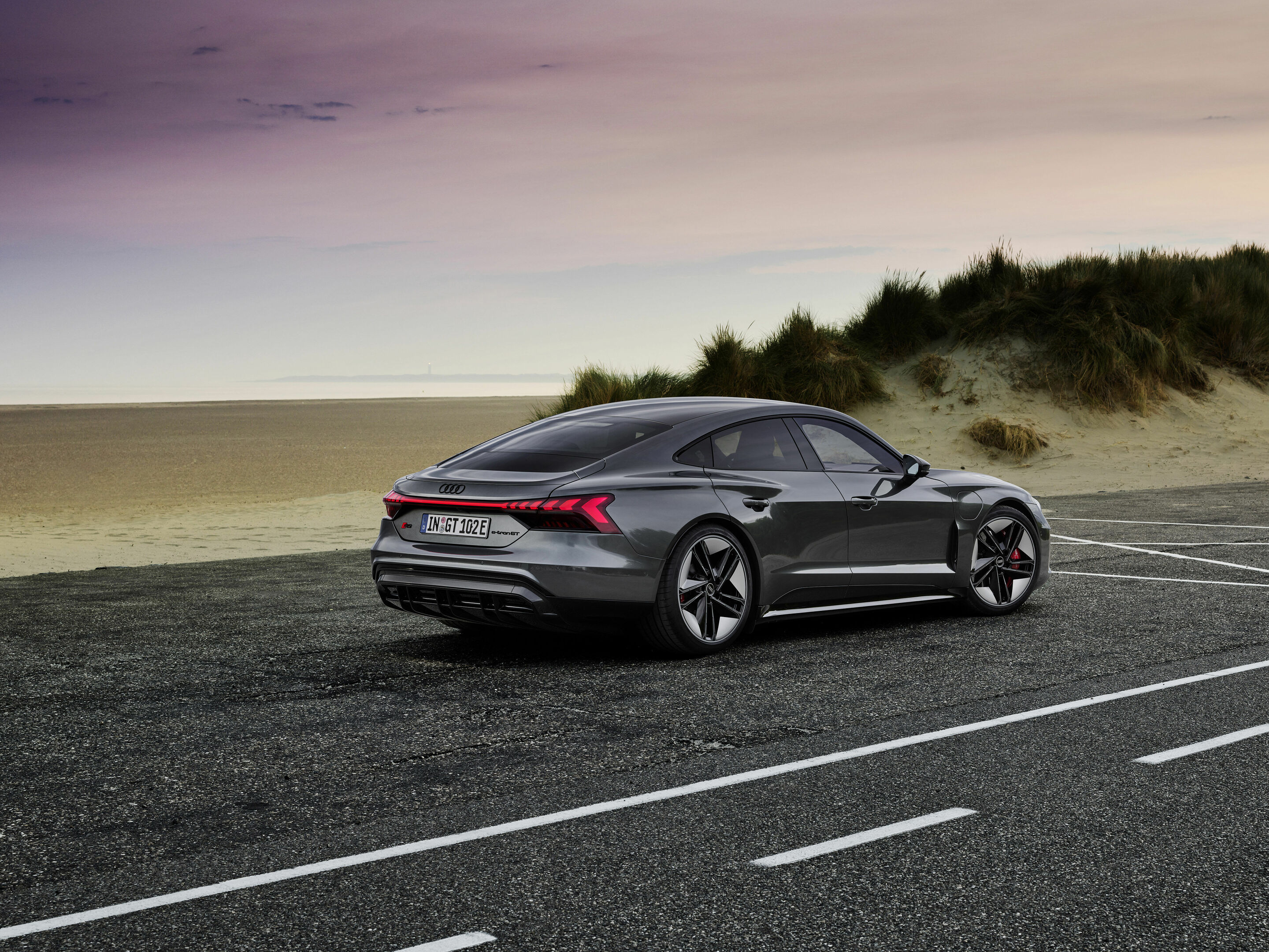Audi RS e-tron GT - Standaufnahme,
Farbe: Daytonagrau