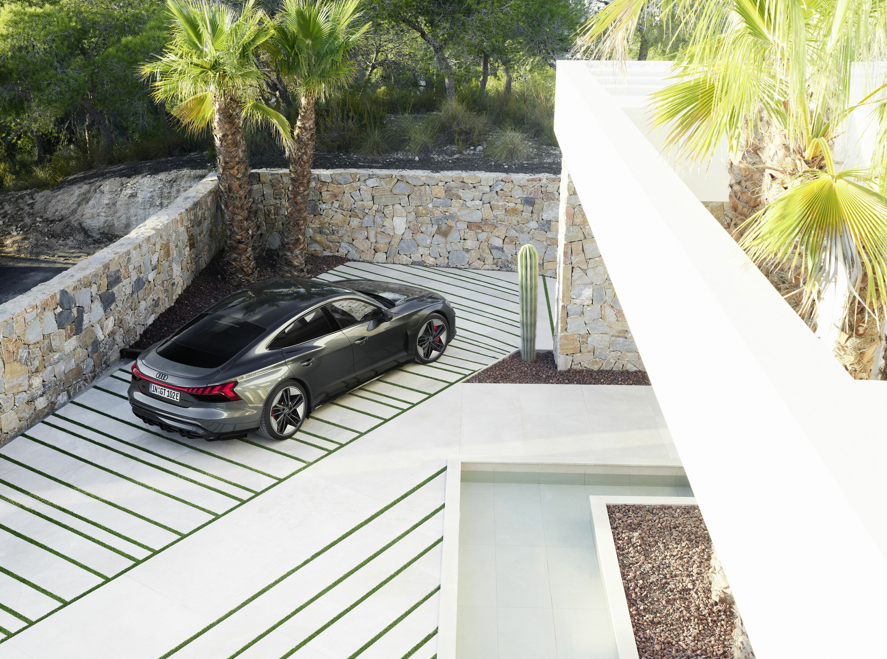 Audi RS e-tron GT - Standaufnahme,
Farbe: Daytonagrau