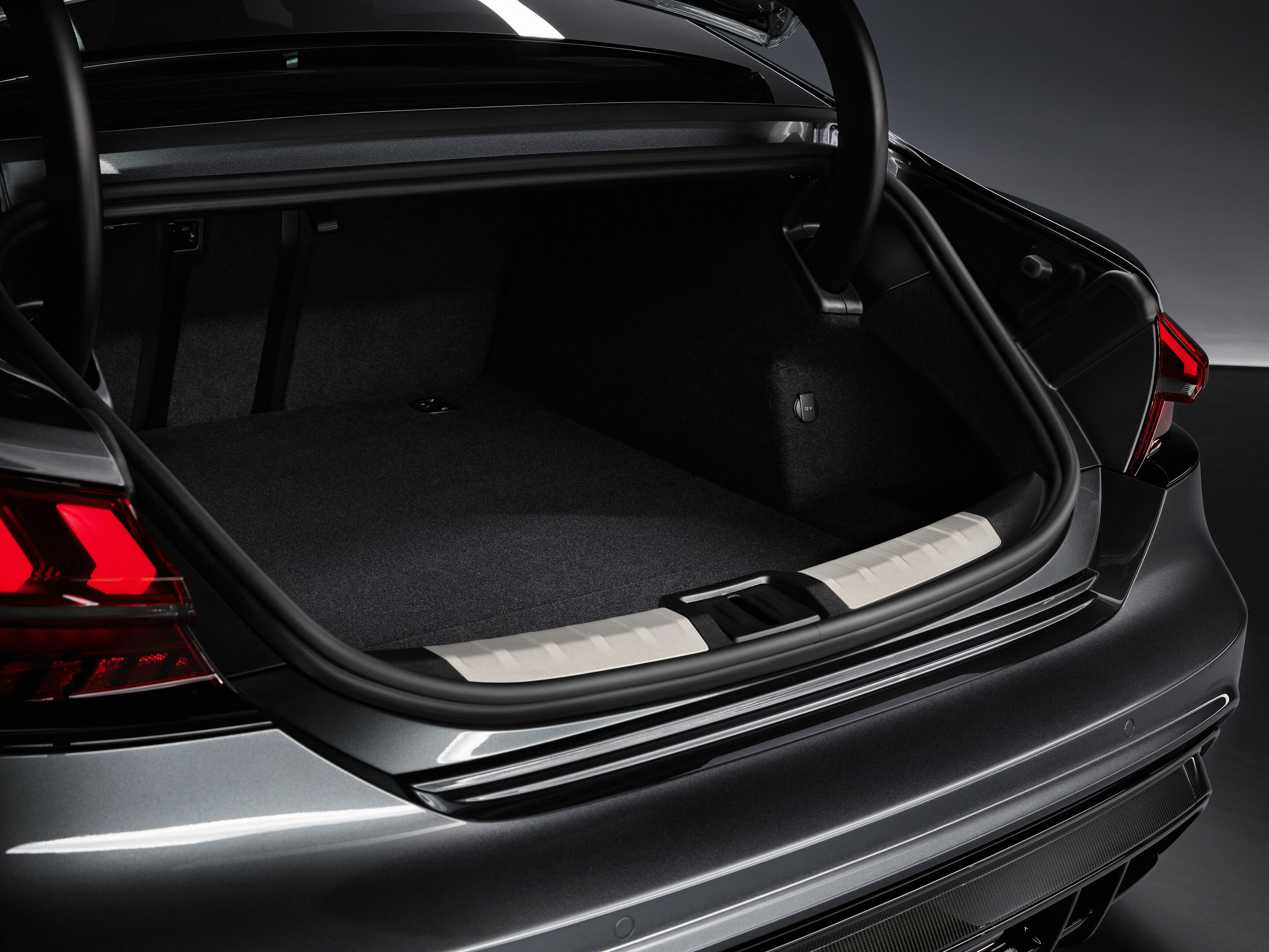 Audi RS e-tron GT - Luggage compartment