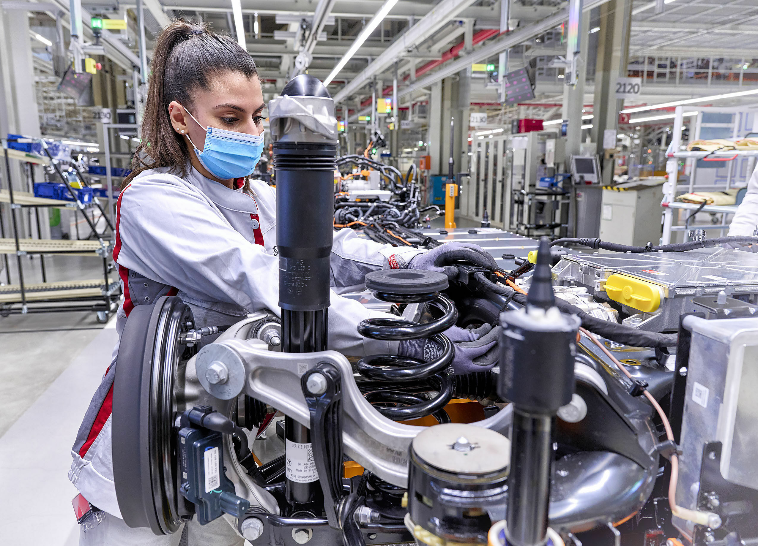 Produktionsstart für den Audi Q4 e-tron - Wenn der Audi Q4 e-tron das Ende seines Lebenszyklus erreicht hat, soll seine Batterie perspektivisch in Second-Life-Konzepten weiterverwendet oder per Recycling als Rohstoffquelle genutzt werden.