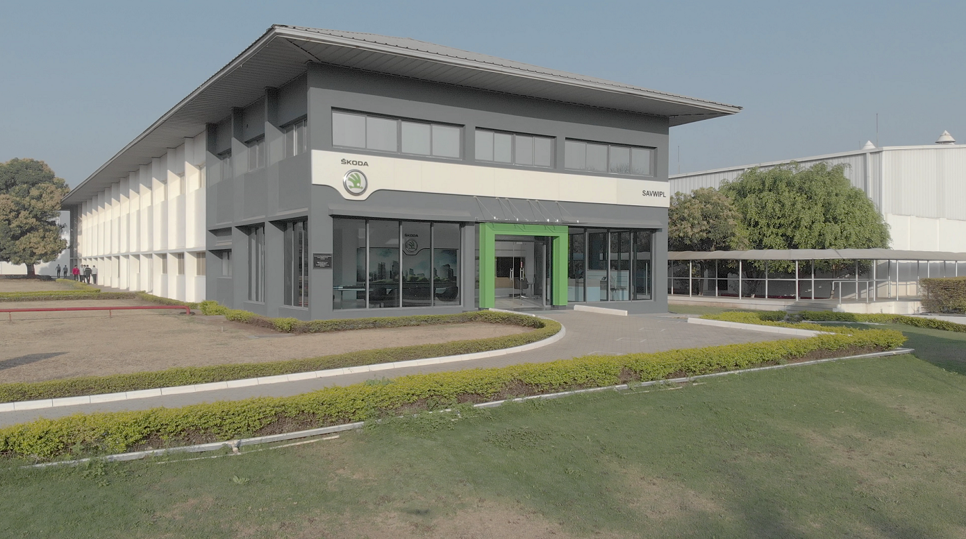 Audi am Standort Aurangabad - Außenaufnahme des Skoda Auto Volkswagen India Private Limited (SAVWIPL) Standort in Aurangabad, Indien.