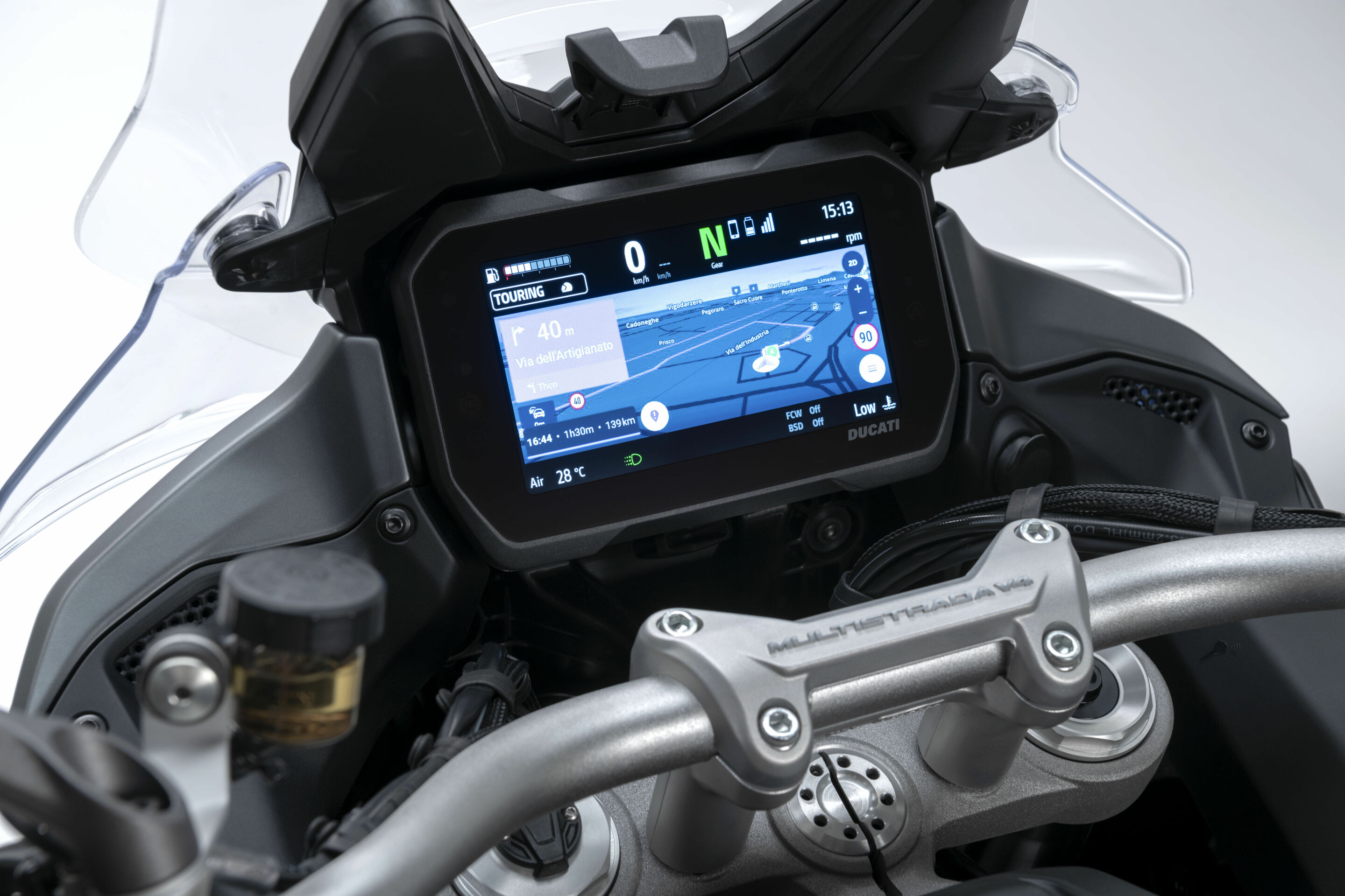 Ducati Multistrada V4 Dashboard - Das erste Serienbike der Welt, ausgestattet mit Front- und Heckradar und integriertem Navigationssystem.