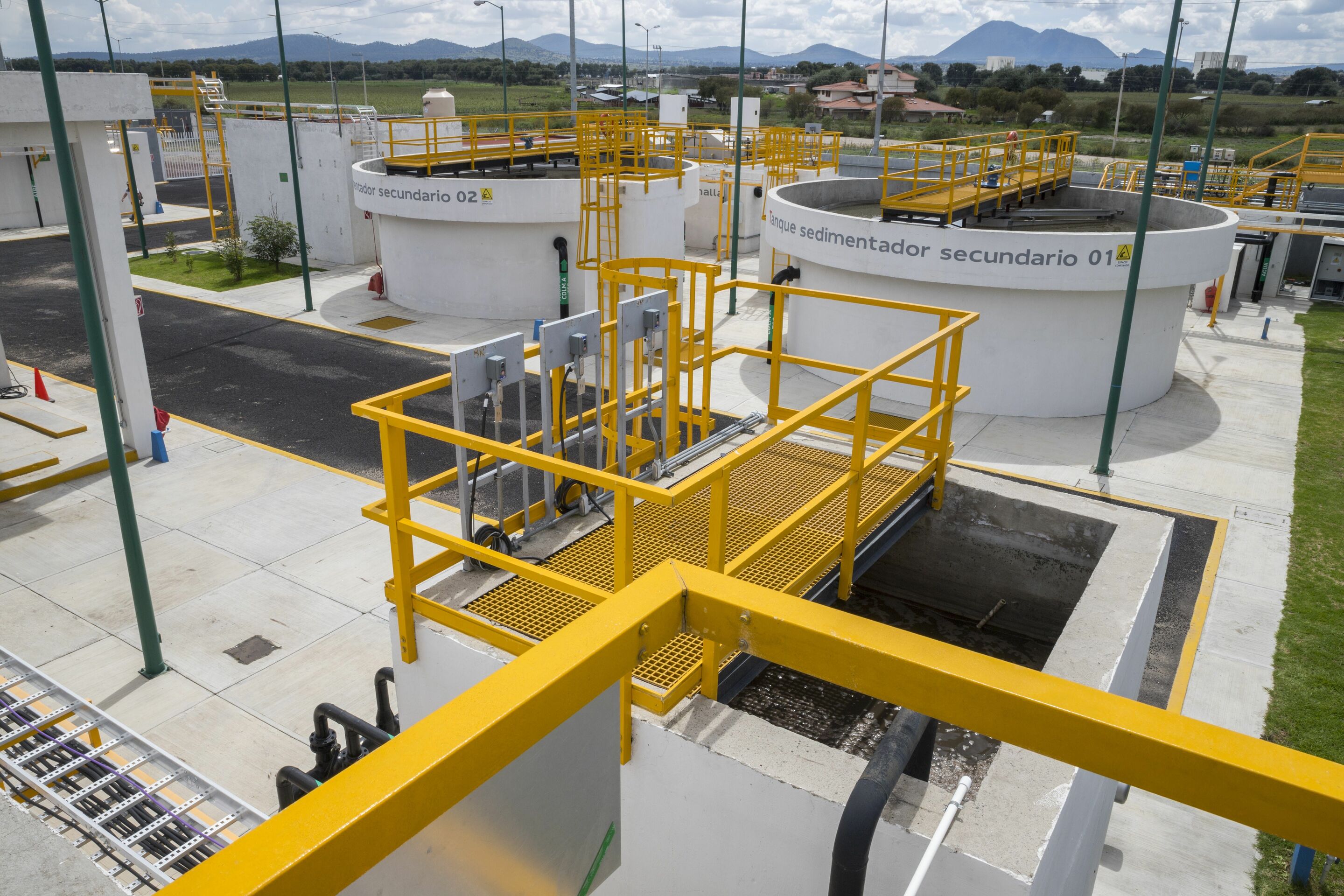 Audi México commemorates World Water Day with actions - Biological treatment plant
Organic waste is removed in an aerobic process carried out by bacteria.
Volume: 1,800 m3