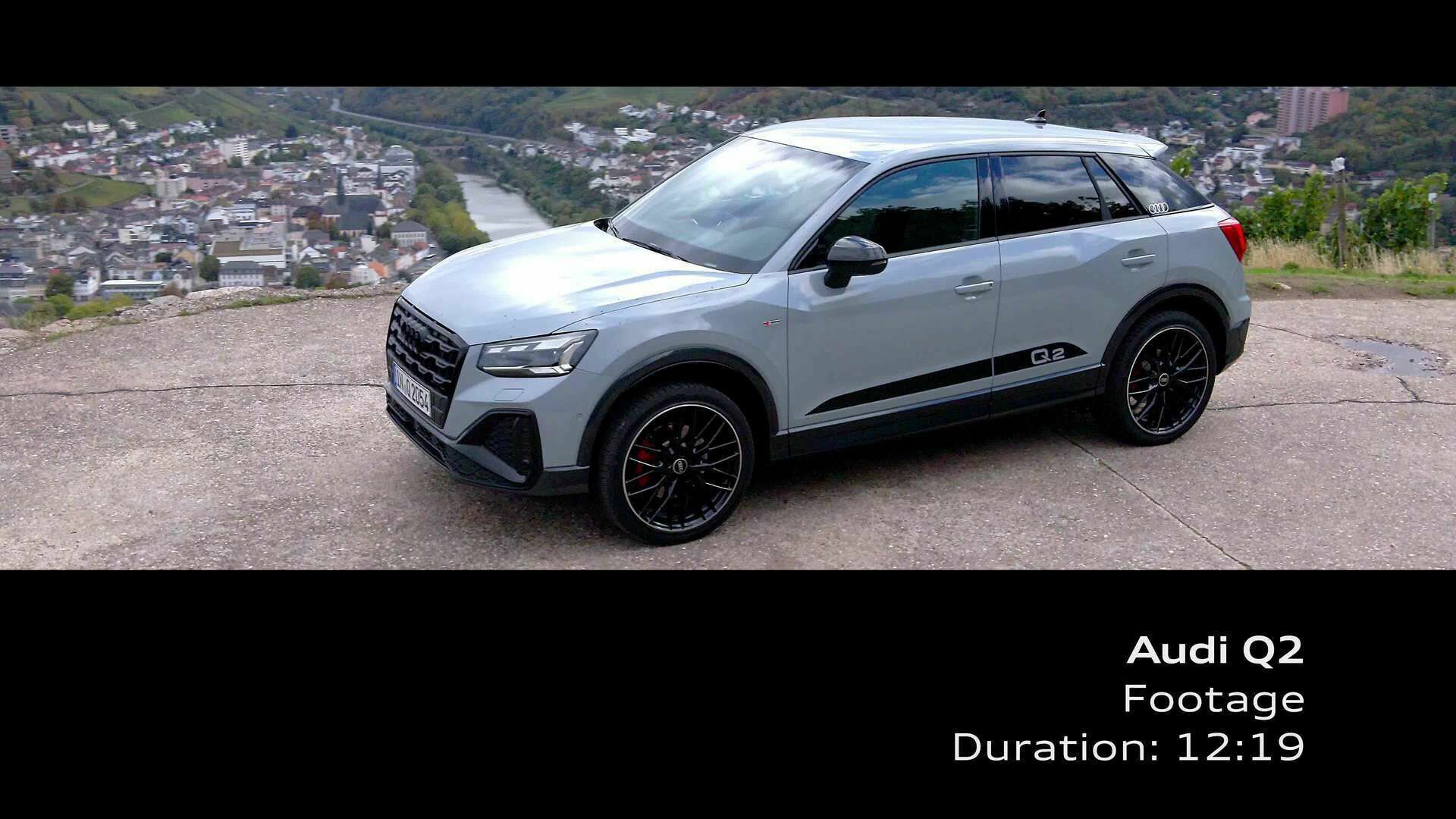 Audi Q2 (bis 2026) Pfeilgrau – Footage
