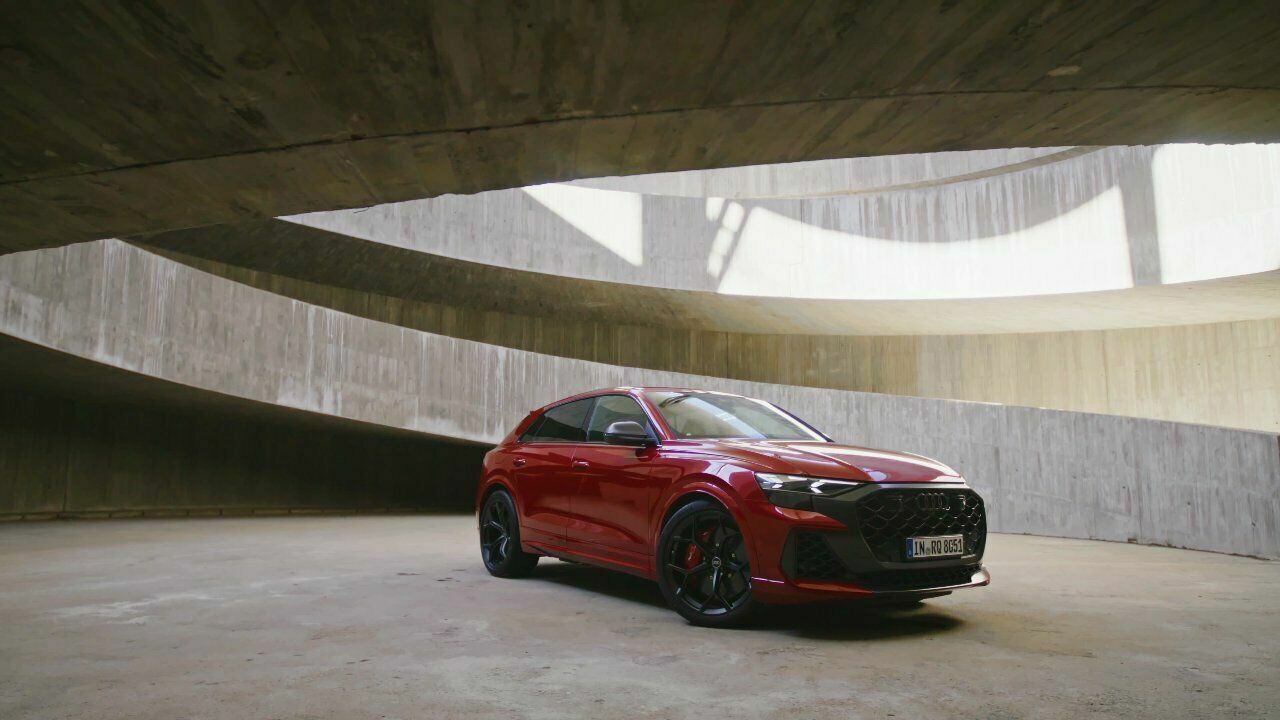 Audi RS Q8, RS Q8 performance – Trailer (dynamisch)