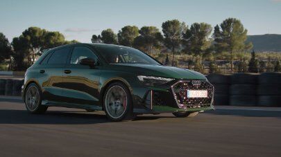Audi RS 3 competition limited – Trailer (dynamisch, vertikal)