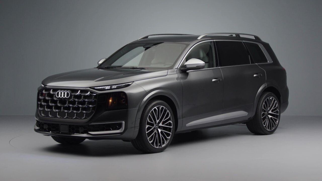 Audi SQ9 SUV – Trailer (Studio)