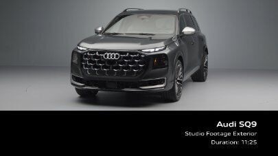 Audi SQ9 SUV Exterior – Footage (Studio, vertical)