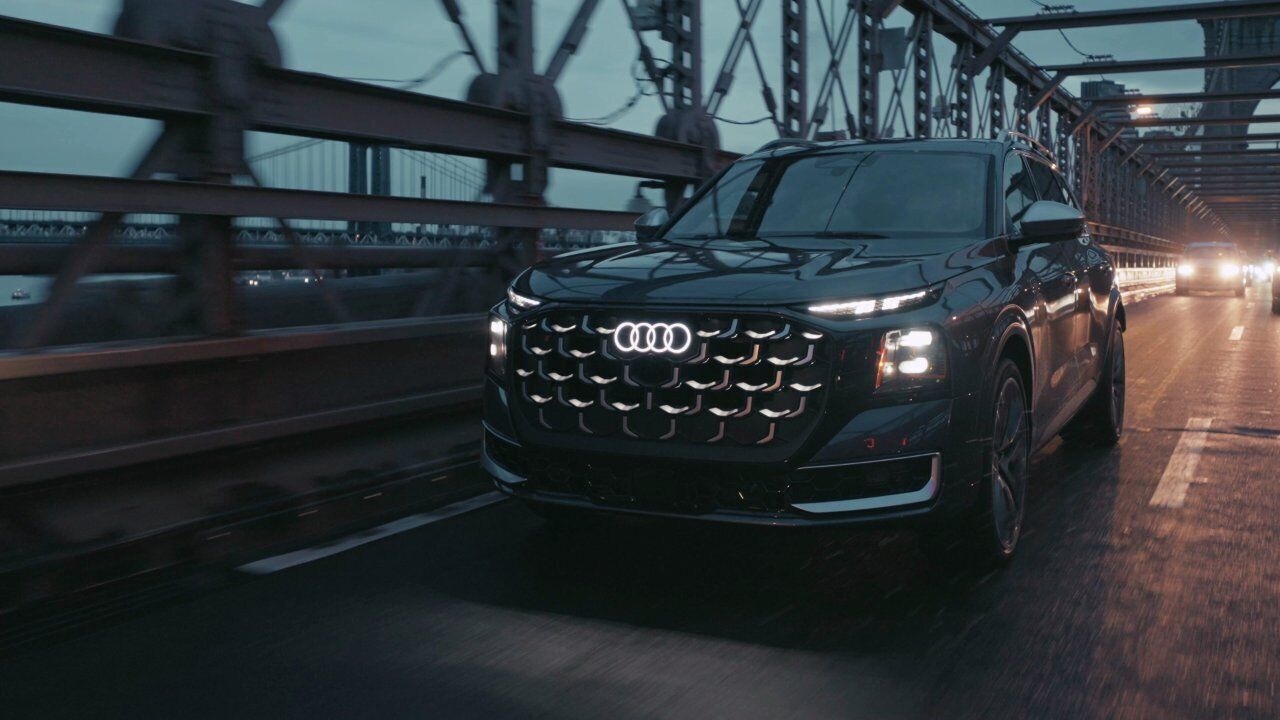 Audi SQ9 SUV in New York City – Trailer (dynamic)